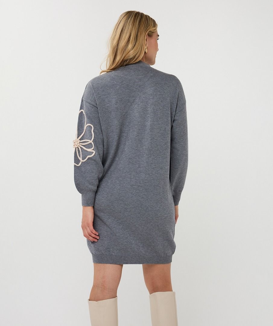 Vestido en punto gris con bordado - Imagen 4
