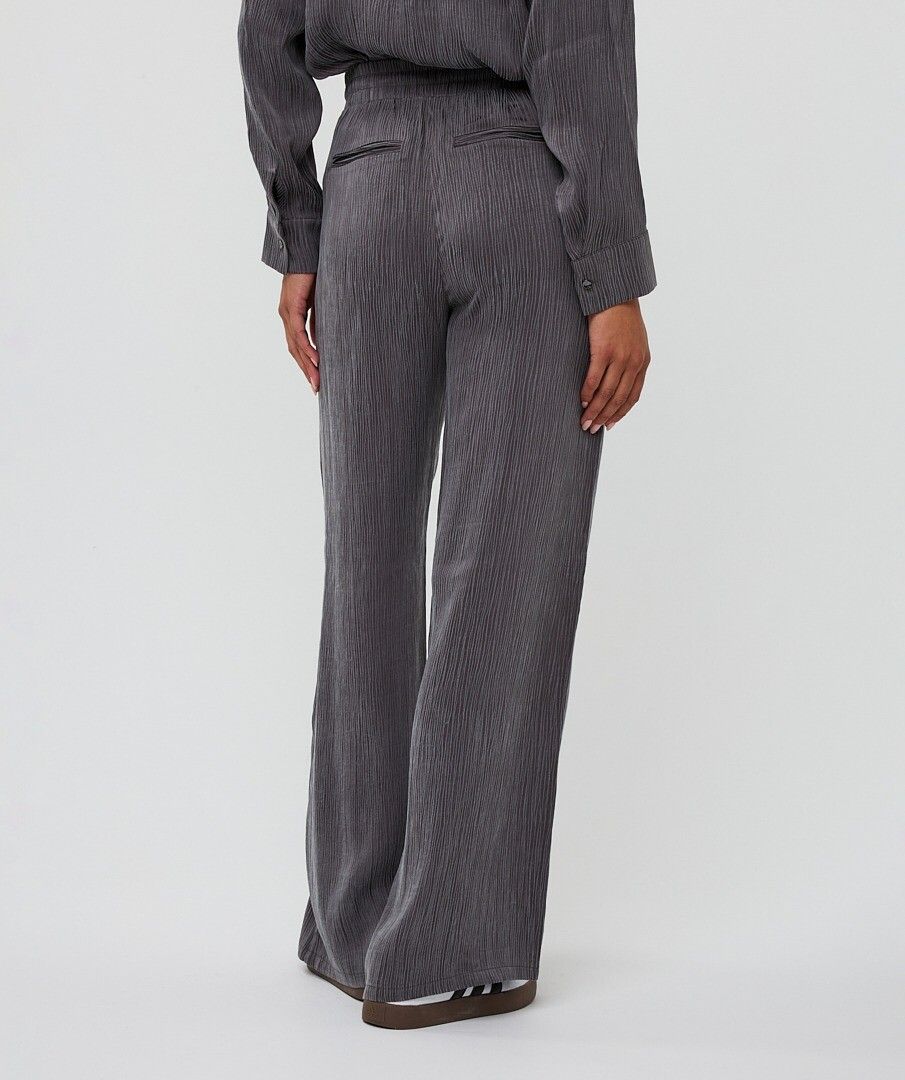 Pantalón ancho fluido - Imagen 4